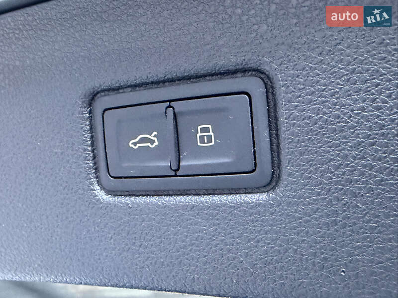 Внедорожник / Кроссовер Audi Q7 2015 в Ровно