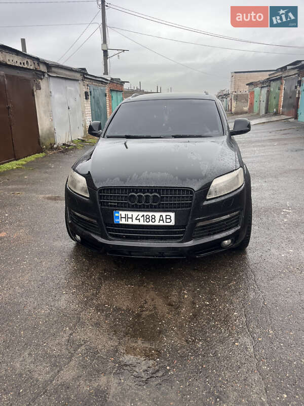Позашляховик / Кросовер Audi Q7 2009 в Миколаєві