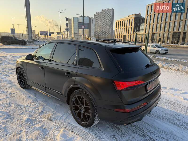 Внедорожник / Кроссовер Audi Q7 2025 в Киеве