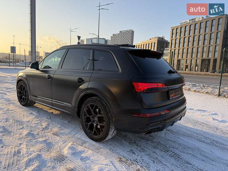 Внедорожник / Кроссовер Audi Q7 2025 в Киеве