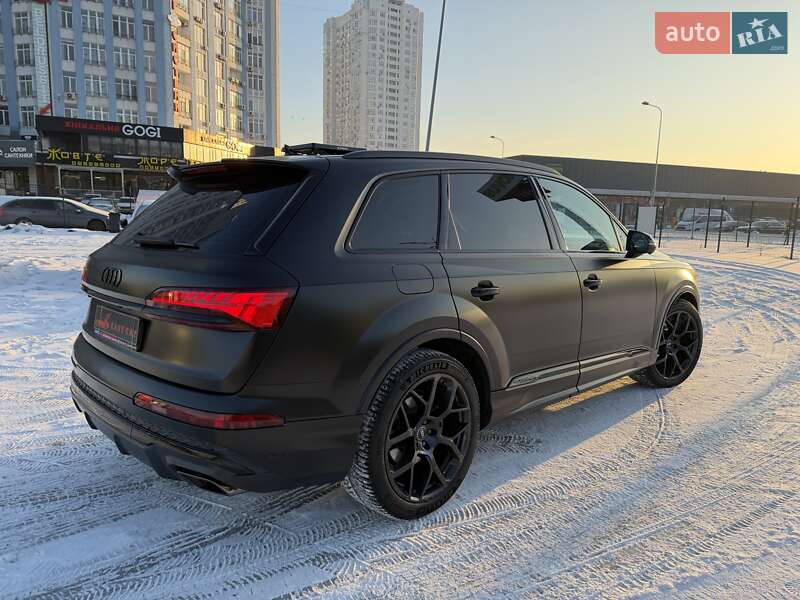 Внедорожник / Кроссовер Audi Q7 2025 в Киеве