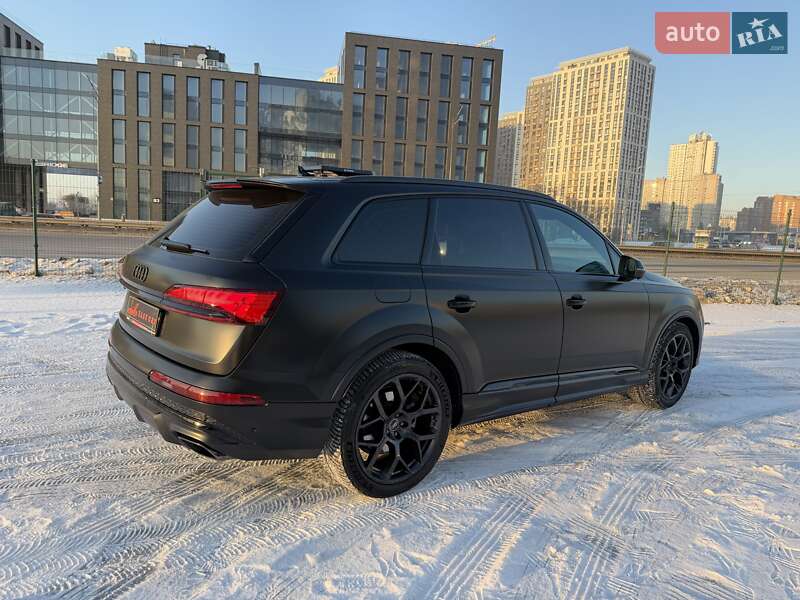 Внедорожник / Кроссовер Audi Q7 2025 в Киеве