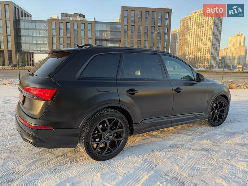 Внедорожник / Кроссовер Audi Q7 2025 в Киеве