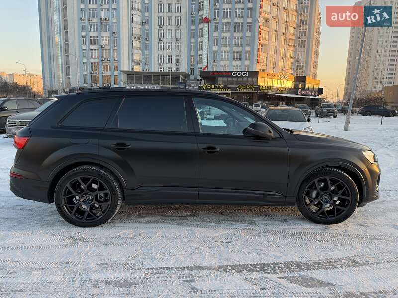 Внедорожник / Кроссовер Audi Q7 2025 в Киеве