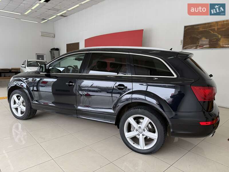 Внедорожник / Кроссовер Audi Q7 2013 в Черновцах
