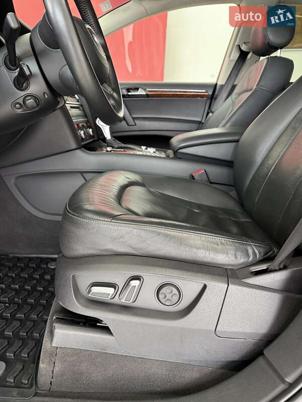 Внедорожник / Кроссовер Audi Q7 2013 в Черновцах