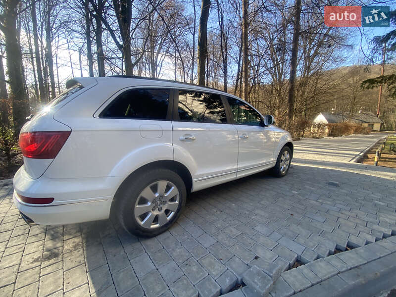 Позашляховик / Кросовер Audi Q7 2015 в Мукачевому