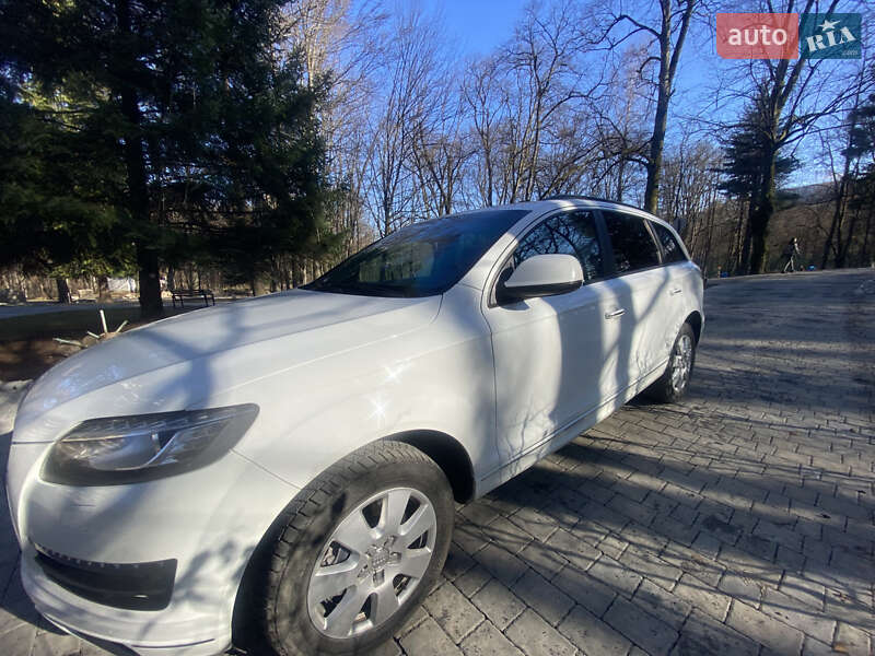 Позашляховик / Кросовер Audi Q7 2015 в Мукачевому