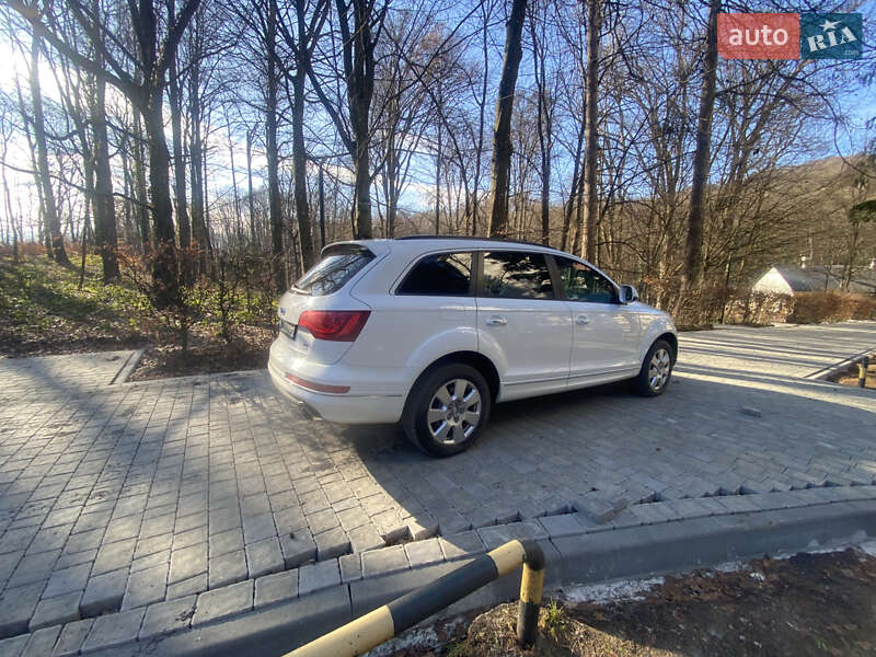 Позашляховик / Кросовер Audi Q7 2015 в Мукачевому