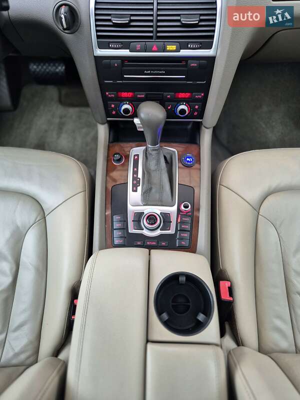 Внедорожник / Кроссовер Audi Q7 2010 в Запорожье