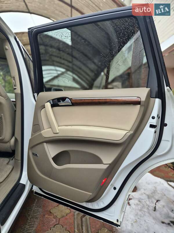 Внедорожник / Кроссовер Audi Q7 2010 в Запорожье