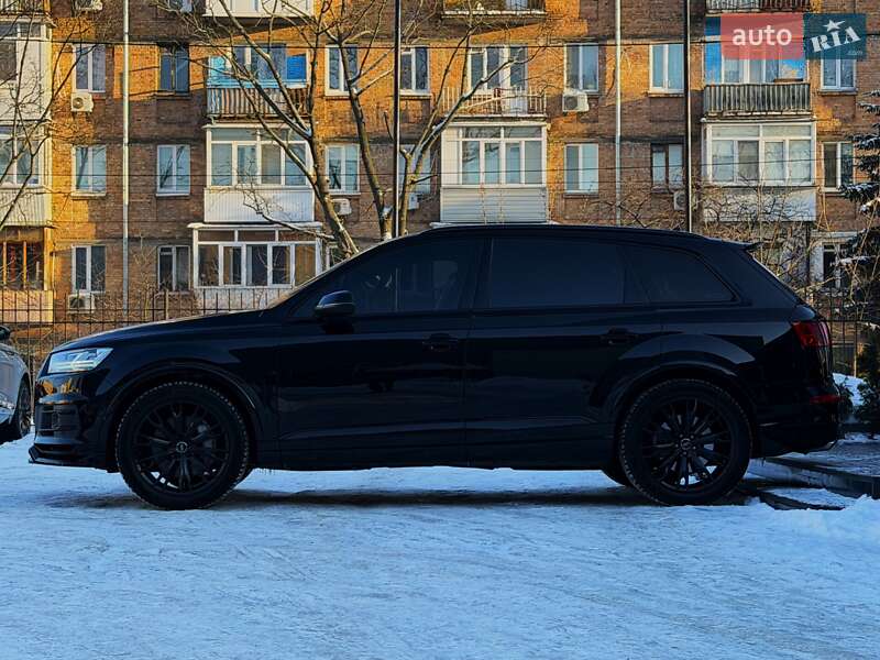 Внедорожник / Кроссовер Audi Q7 2018 в Киеве