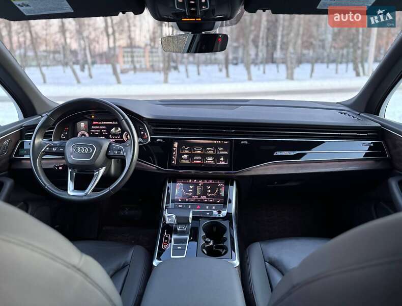 Позашляховик / Кросовер Audi Q7 2020 в Києві