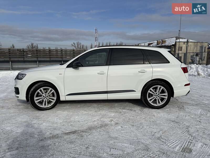 Внедорожник / Кроссовер Audi Q7 2019 в Киеве