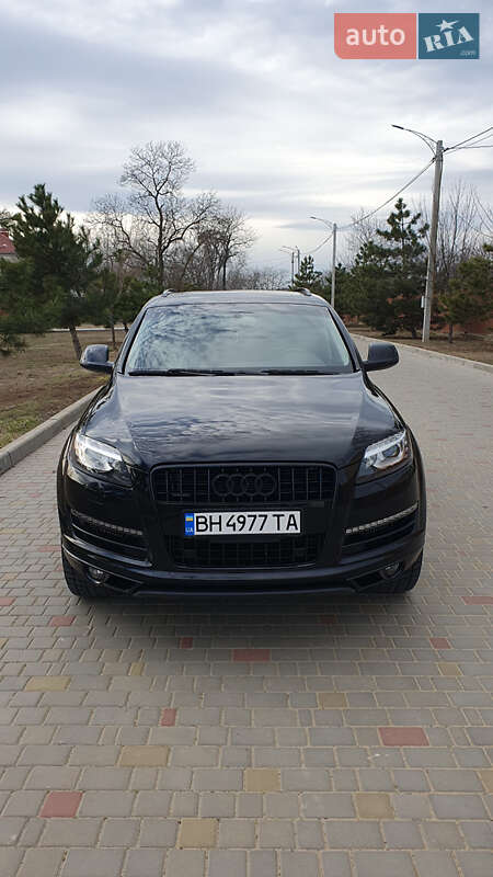 Внедорожник / Кроссовер Audi Q7 2010 в Измаиле