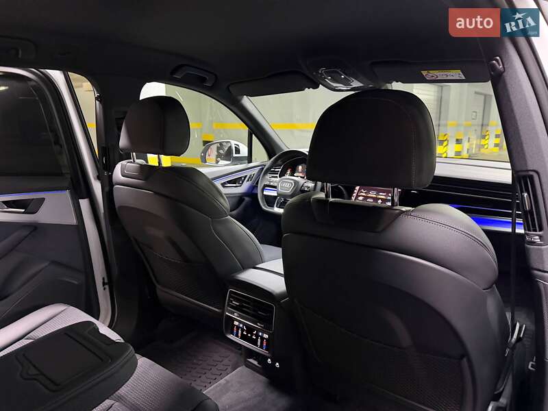 Позашляховик / Кросовер Audi Q7 2025 в Києві