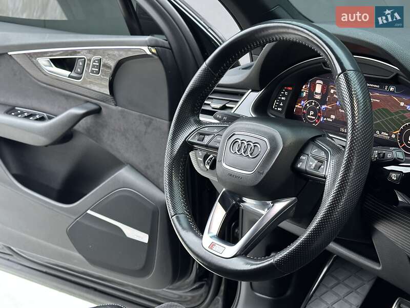 Внедорожник / Кроссовер Audi Q7 2017 в Киеве