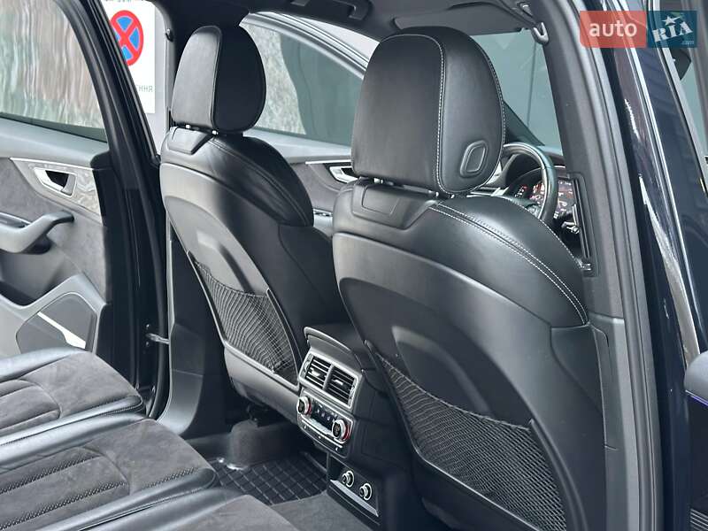 Внедорожник / Кроссовер Audi Q7 2017 в Киеве