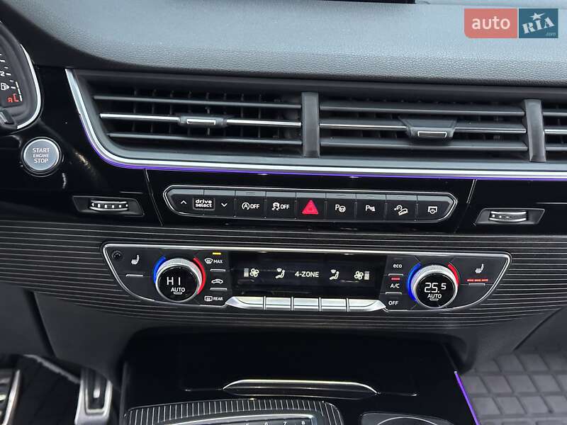 Внедорожник / Кроссовер Audi Q7 2017 в Киеве