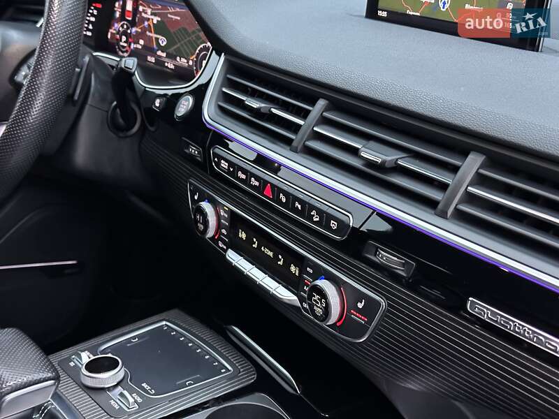 Внедорожник / Кроссовер Audi Q7 2017 в Киеве