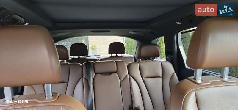 Позашляховик / Кросовер Audi Q7 2017 в Ужгороді