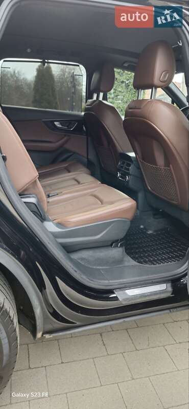 Позашляховик / Кросовер Audi Q7 2017 в Ужгороді