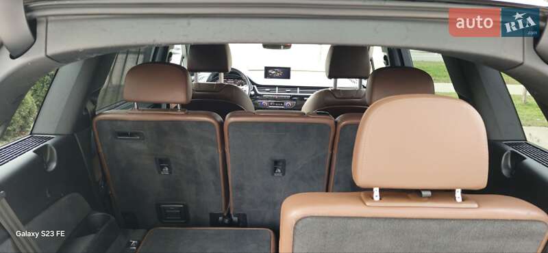 Позашляховик / Кросовер Audi Q7 2017 в Ужгороді