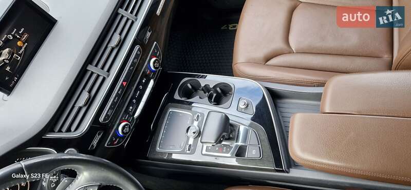 Позашляховик / Кросовер Audi Q7 2017 в Ужгороді