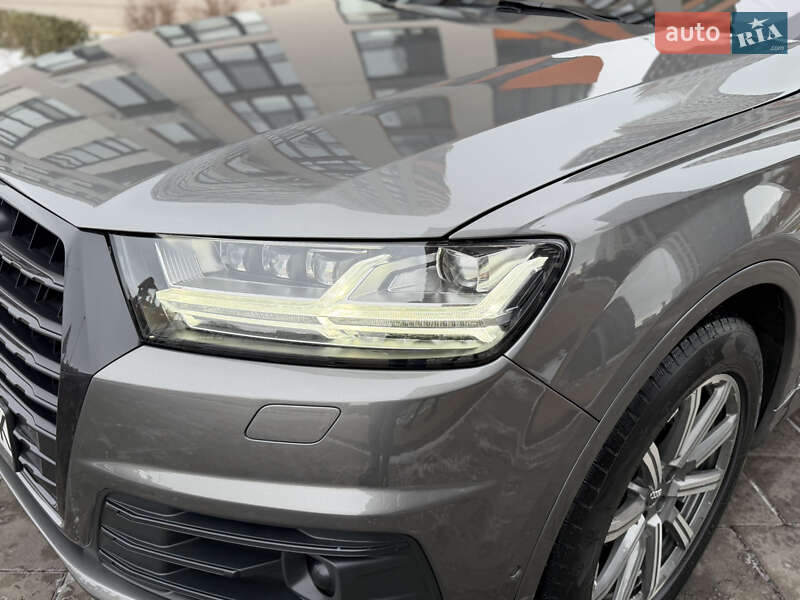 Внедорожник / Кроссовер Audi Q7 2016 в Киеве