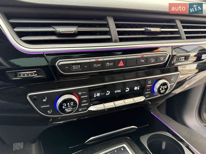 Внедорожник / Кроссовер Audi Q7 2016 в Киеве