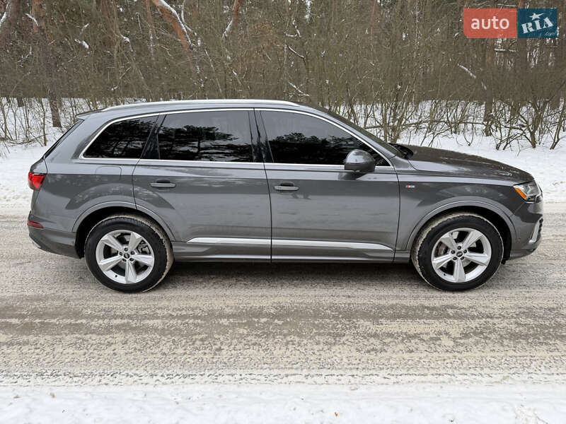 Позашляховик / Кросовер Audi Q7 2020 в Києві