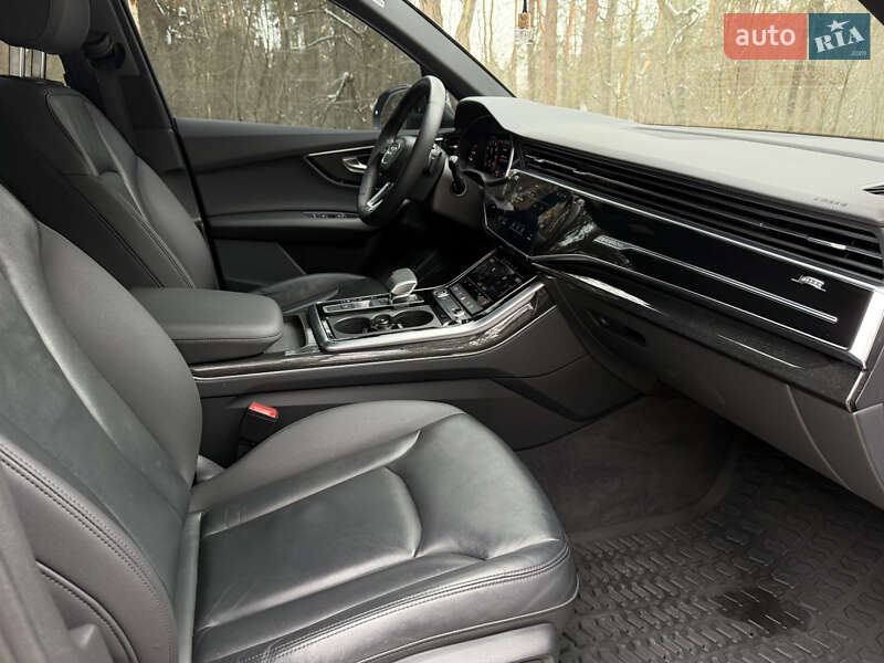Позашляховик / Кросовер Audi Q7 2020 в Києві