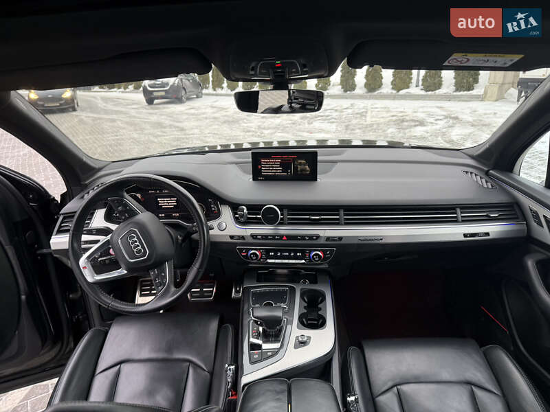 Позашляховик / Кросовер Audi Q7 2018 в Рівному
