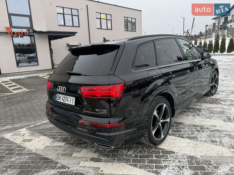 Позашляховик / Кросовер Audi Q7 2018 в Рівному