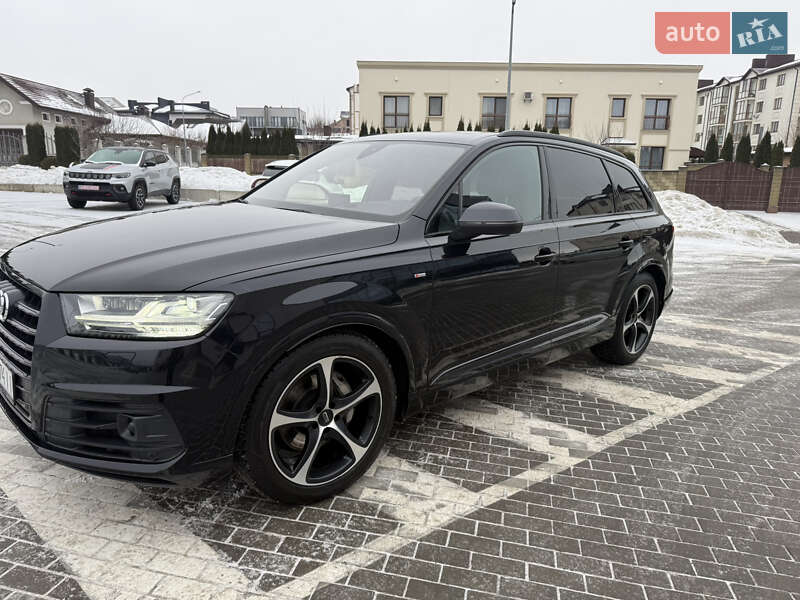 Позашляховик / Кросовер Audi Q7 2018 в Рівному