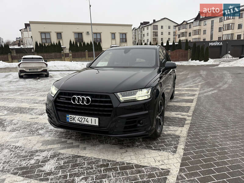 Позашляховик / Кросовер Audi Q7 2018 в Рівному