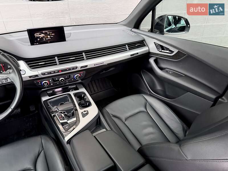 Позашляховик / Кросовер Audi Q7 2018 в Києві фото 27 Позашляховик / Кросовер Audi Q7 2018 в Києві