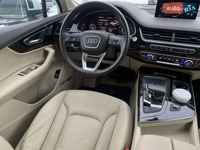 Внедорожник / Кроссовер Audi Q7 2017 в Луцке