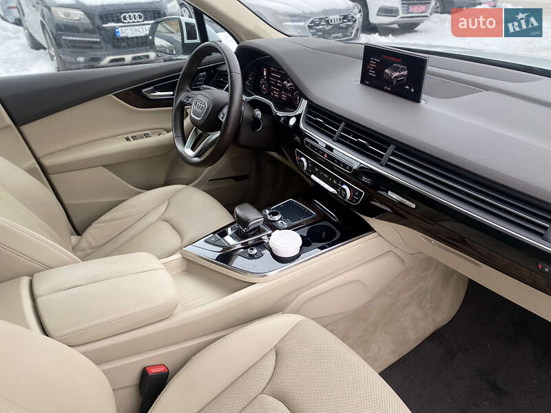 Внедорожник / Кроссовер Audi Q7 2017 в Луцке