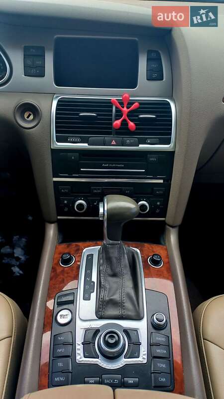 Позашляховик / Кросовер Audi Q7 2014 в Рівному