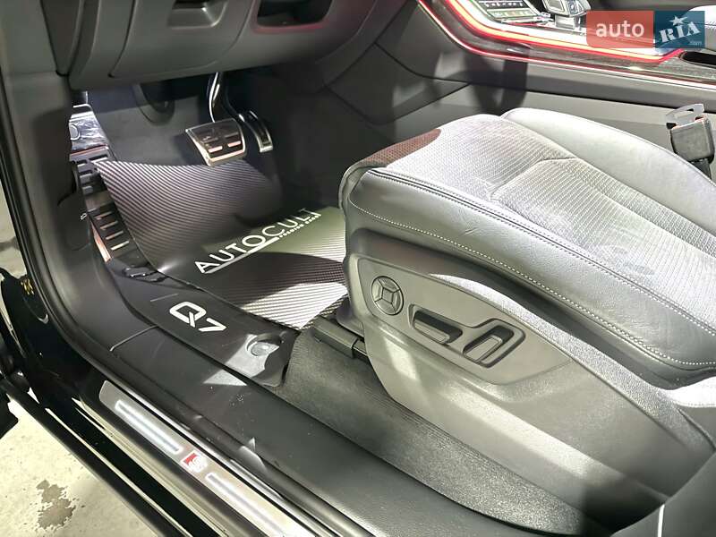 Внедорожник / Кроссовер Audi Q7 2025 в Днепре