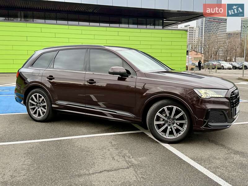 Позашляховик / Кросовер Audi Q7 2022 в Києві фото 9 Позашляховик / Кросовер Audi Q7 2022 в Києві