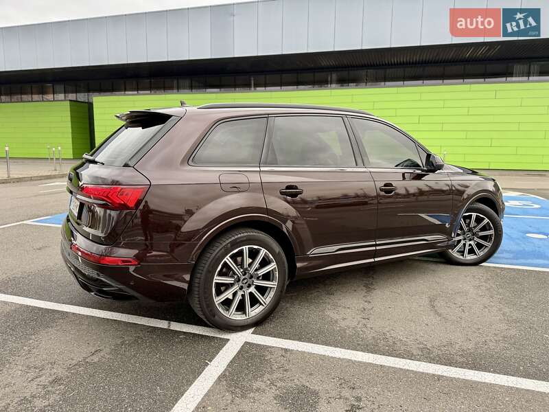 Позашляховик / Кросовер Audi Q7 2022 в Києві фото 13 Позашляховик / Кросовер Audi Q7 2022 в Києві