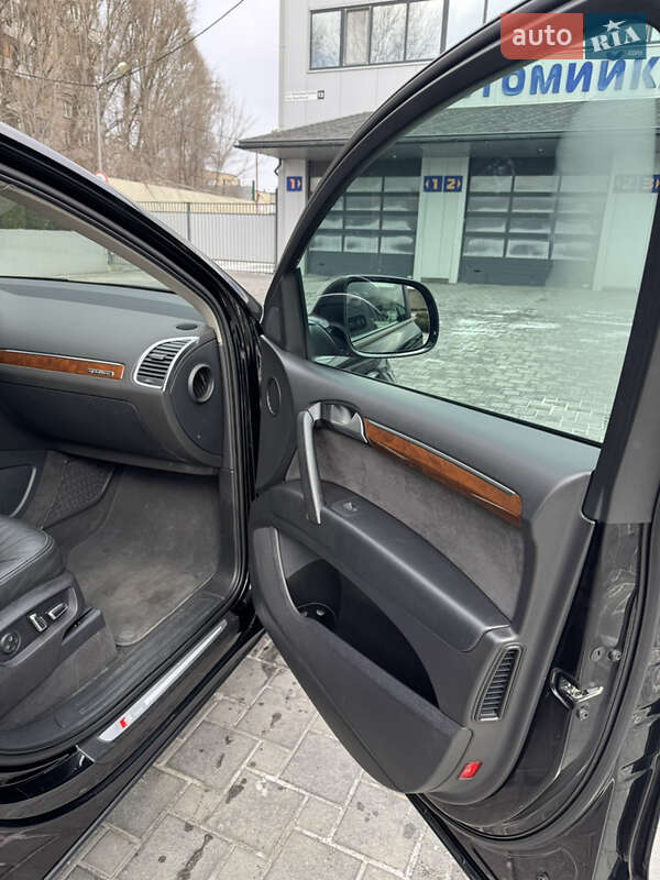 Позашляховик / Кросовер Audi Q7 2013 в Запоріжжі