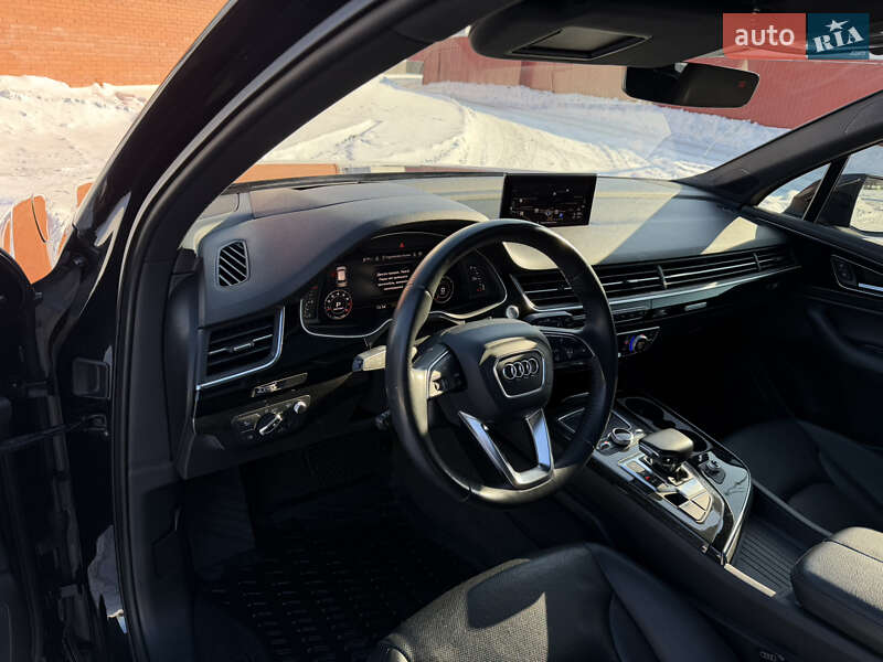 Позашляховик / Кросовер Audi Q7 2017 в Києві фото 12 Позашляховик / Кросовер Audi Q7 2017 в Києві