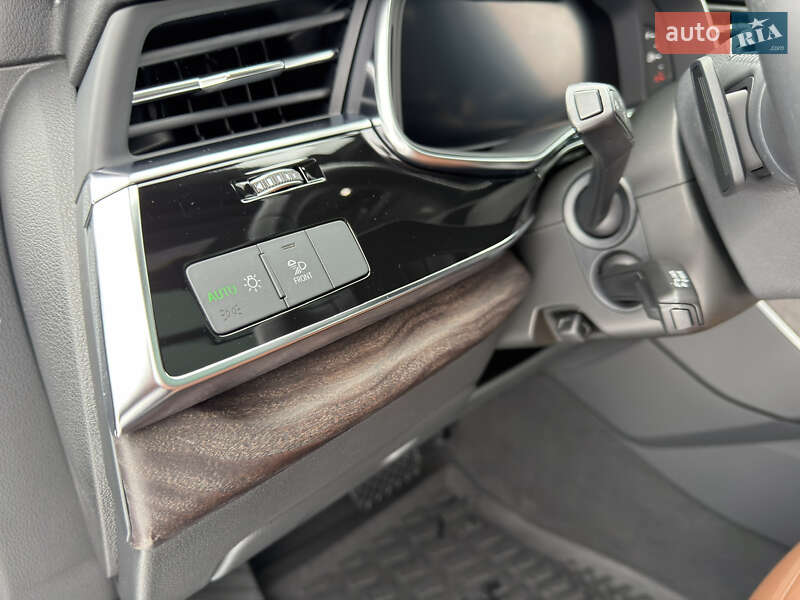 Позашляховик / Кросовер Audi Q7 2020 в Івано-Франківську