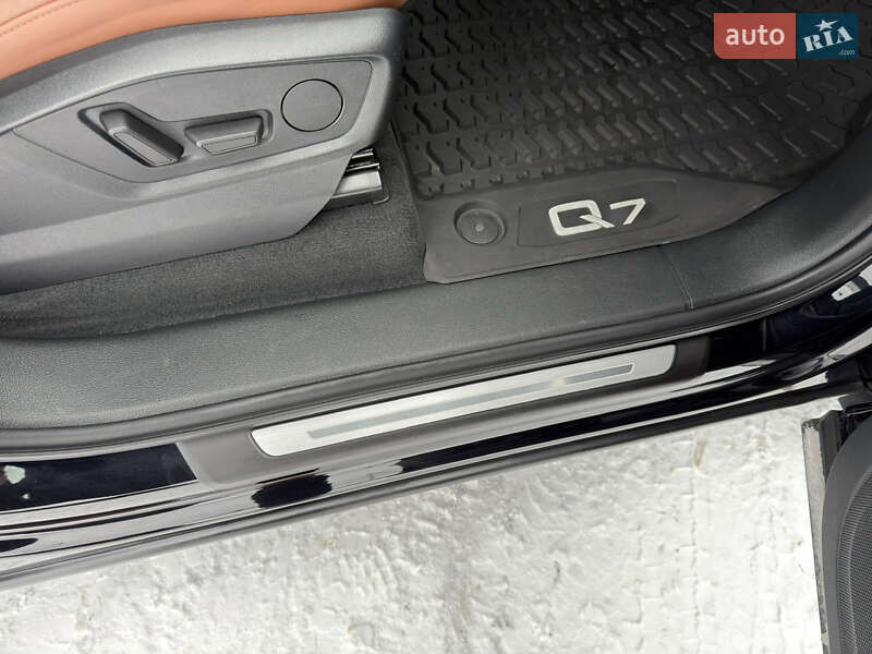 Позашляховик / Кросовер Audi Q7 2020 в Івано-Франківську