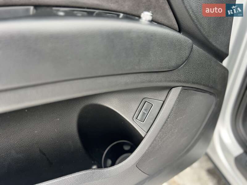 Позашляховик / Кросовер Audi Q7 2010 в Києві фото 16 Позашляховик / Кросовер Audi Q7 2010 в Києві