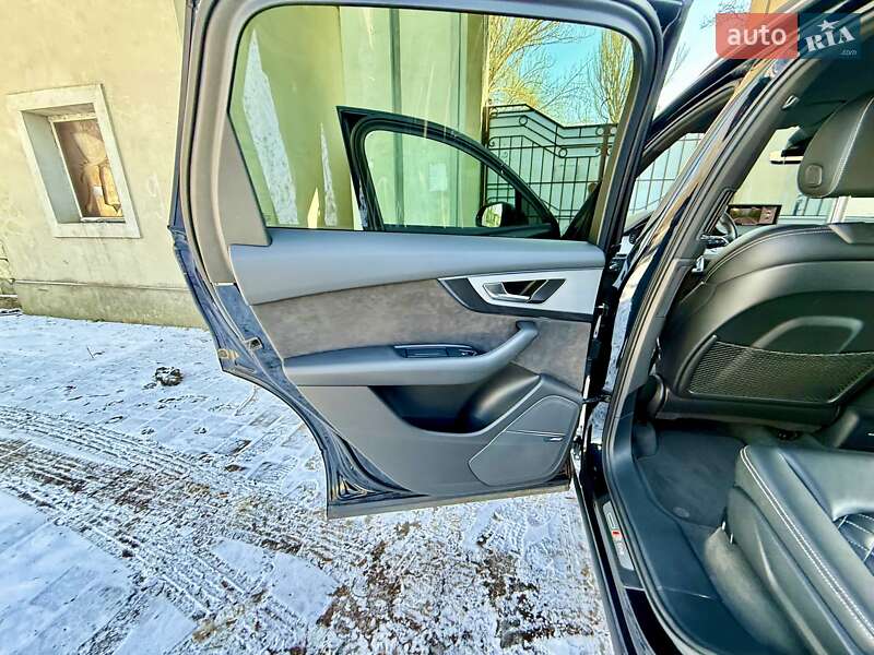 Позашляховик / Кросовер Audi Q7 2018 в Одесі