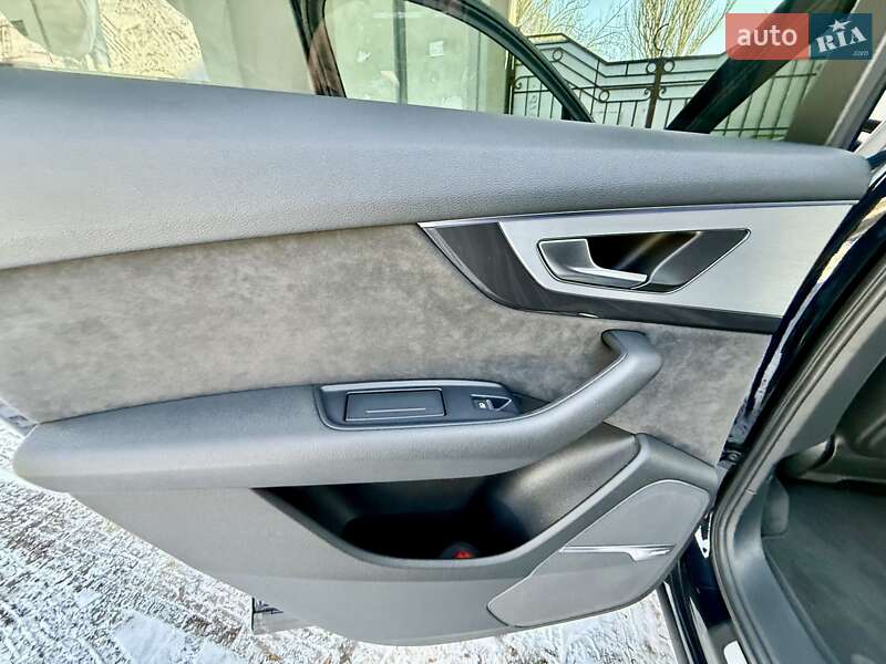Позашляховик / Кросовер Audi Q7 2018 в Одесі